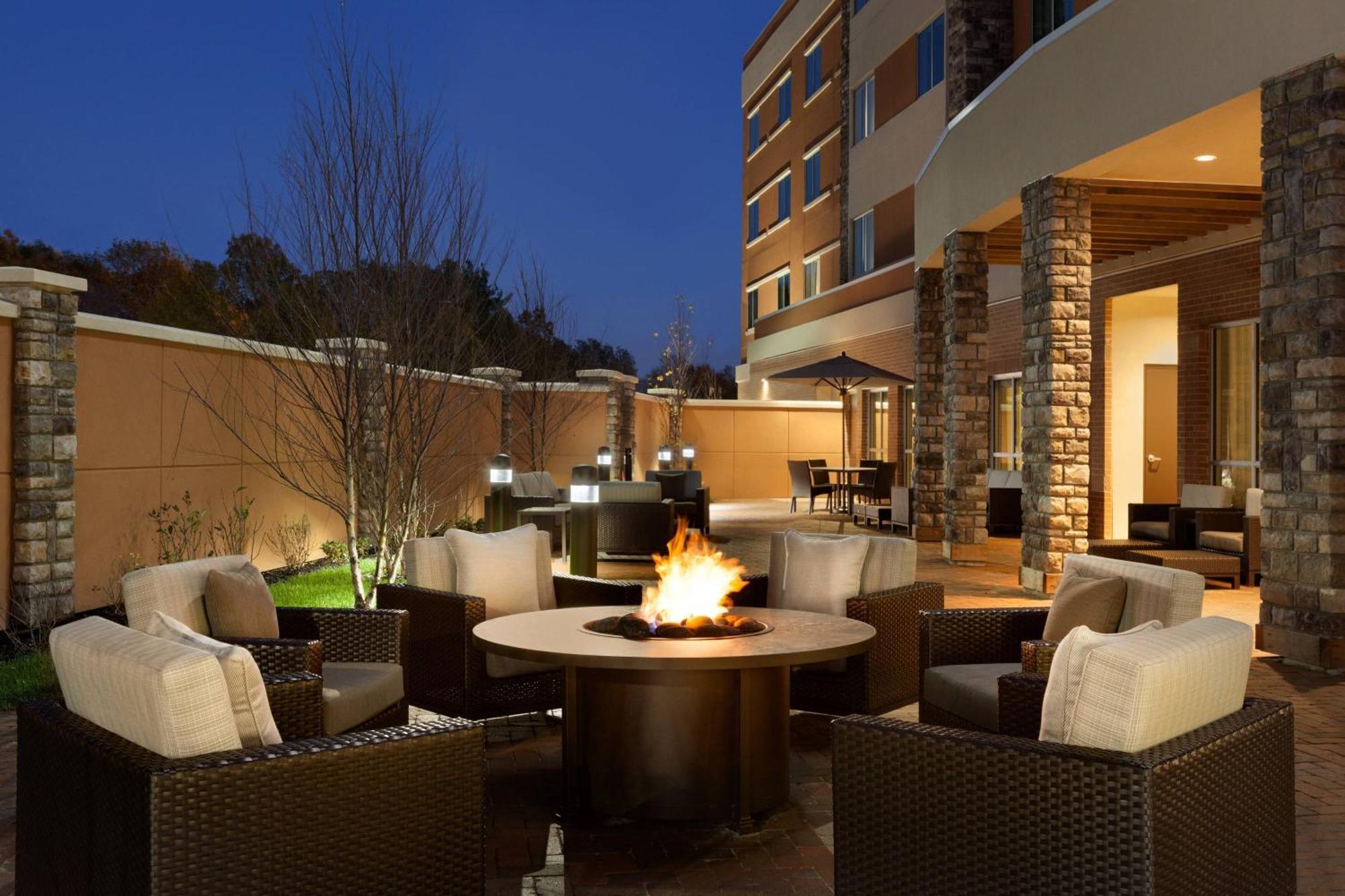 คอร์ตยาร์ด บอสตัน เดดแฮม/เวสด์วูด Hotel Westwood ภายนอก รูปภาพ
